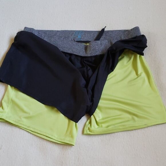 Ikonik shorts  - Picture 3 of 3